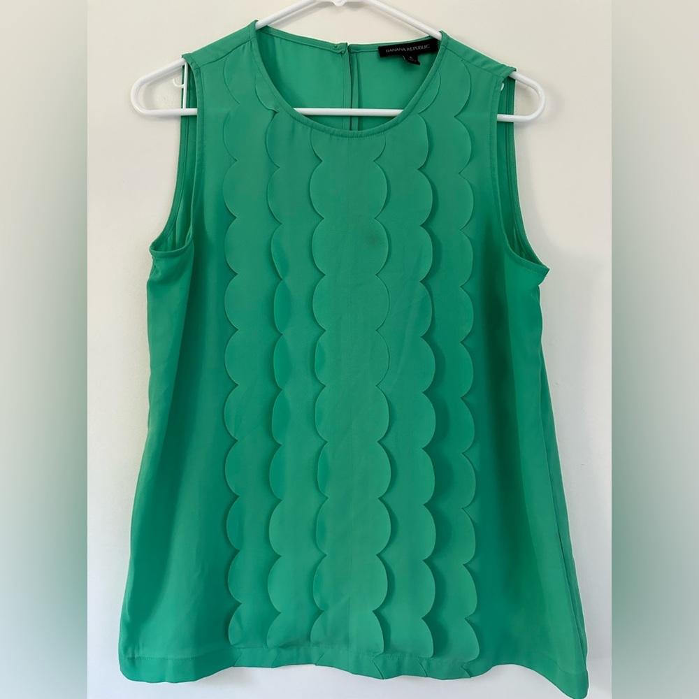 Banana Republic Scalloped Detail Blouse Size S